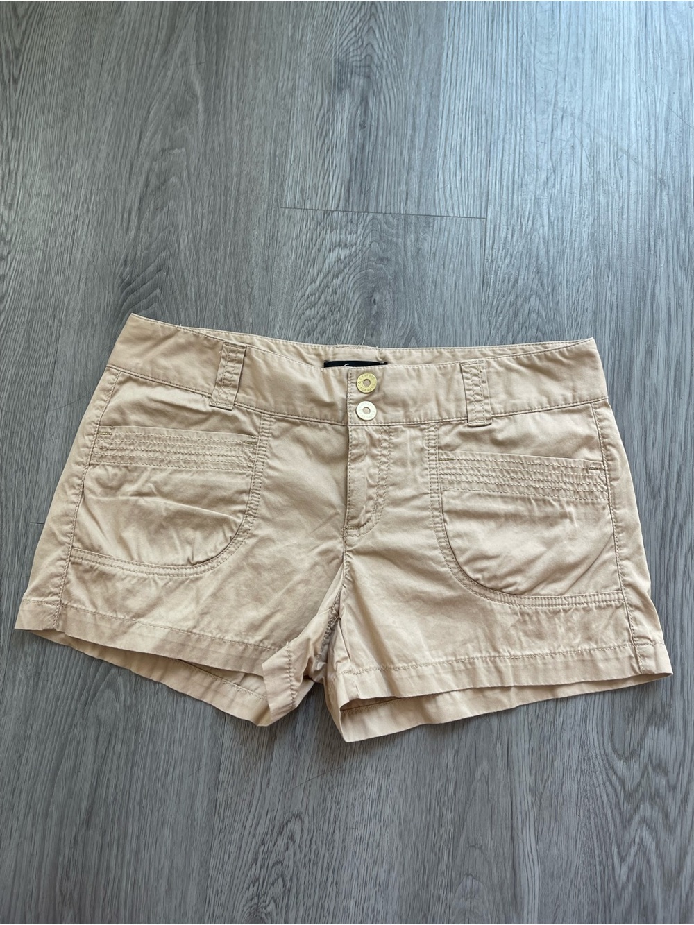 Vtg Y2K express tan mini shorts